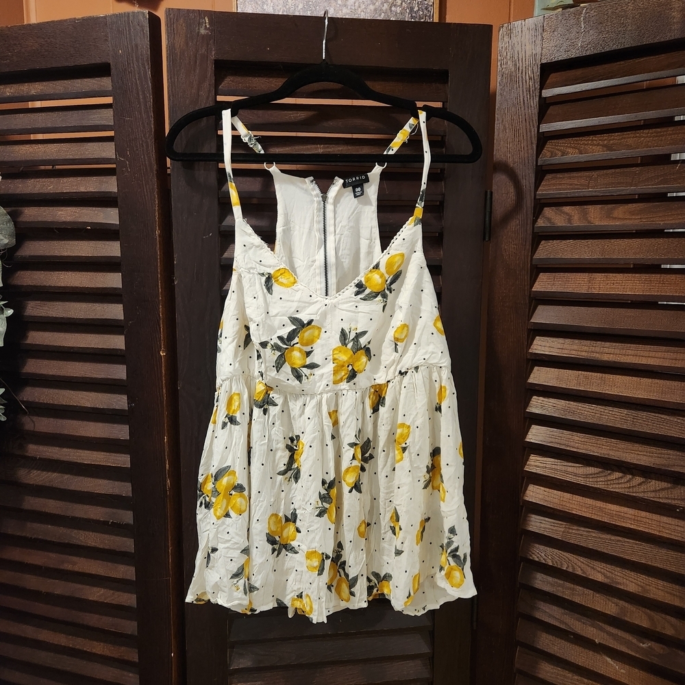 Torrid White and Yellow Lemon Print Tank Top